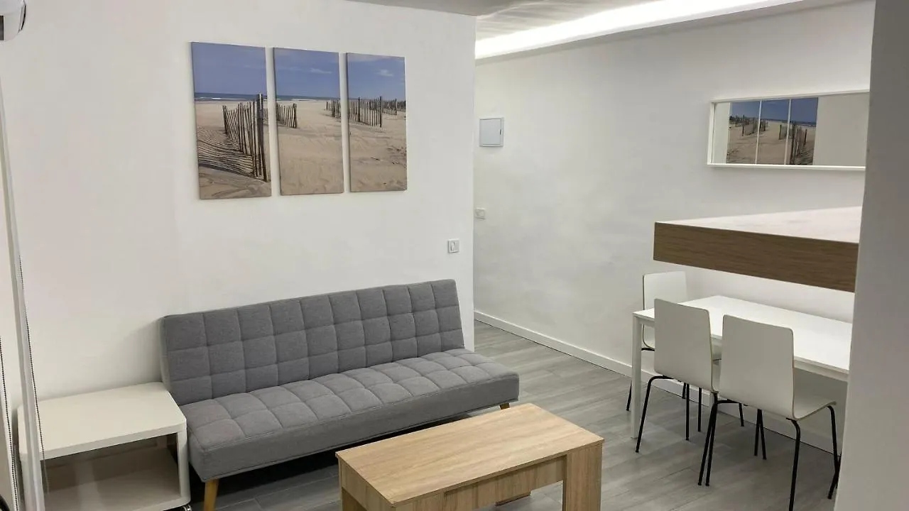 Apartamento Fantastico Bajo Con Patio Junto A La Playa Málaga 0*,  España