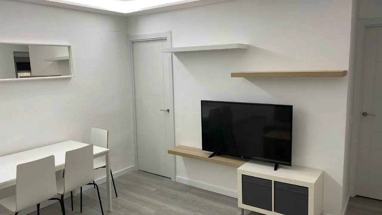 Apartamento Fantastico Bajo Con Patio Junto A La Playa Málaga