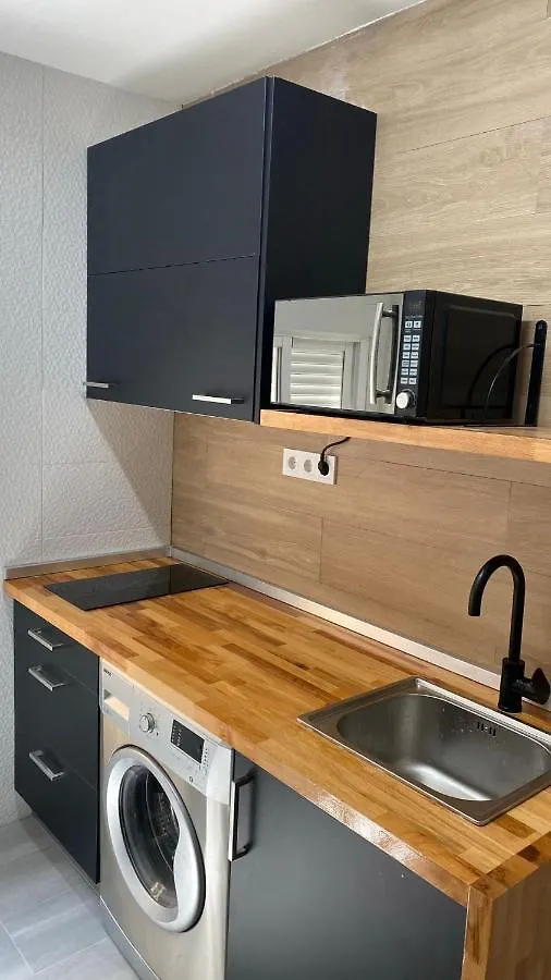 Apartamento Fantastico Bajo Con Patio Junto A La Playa Málaga 0*,